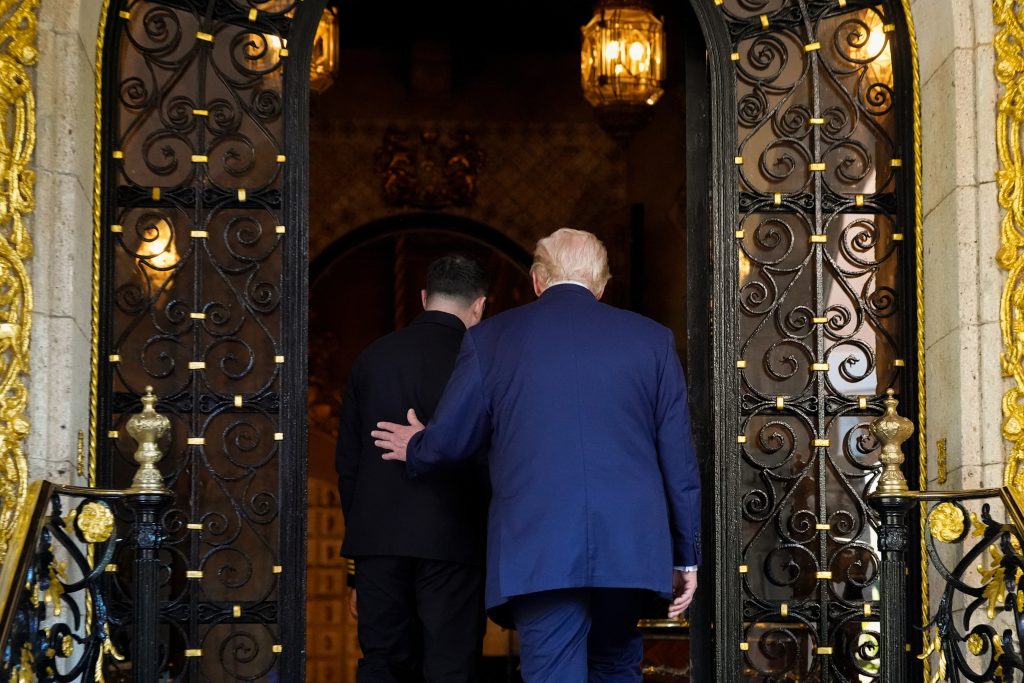 Συνάντηση Τραμπ – Ζελένσκι: Το τελευταίο 10% του ειρηνευτικού σχεδίου, η περίπλοκη σχέση τους και ο Πούτιν που απουσίαζε αλλά ήταν εκεί