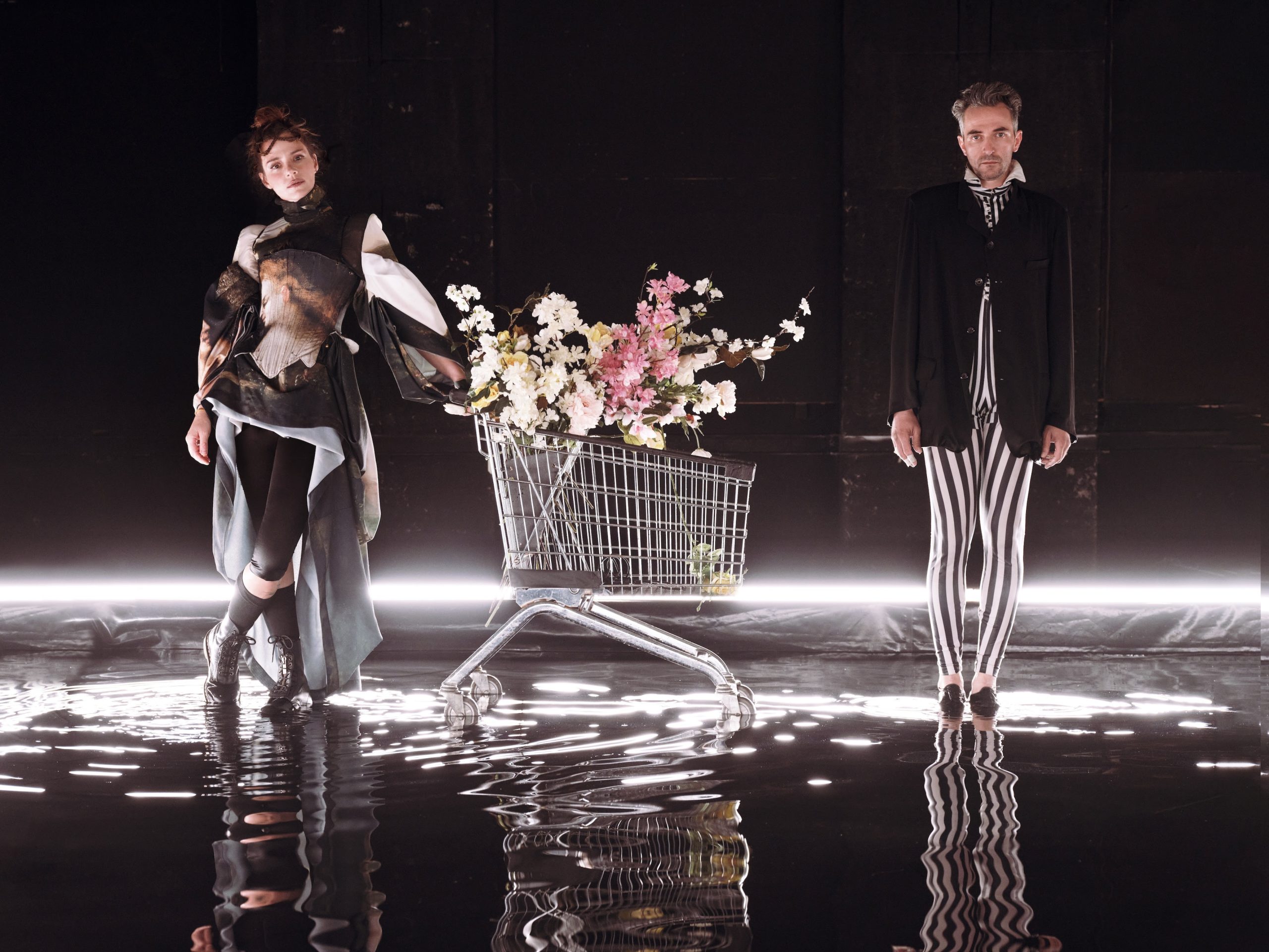 «Tο όνειρο ενός γελοίου»: Παράταση παραστάσεων για την sold out μυσταγωγία της Έφης Μπίρμπα και του Άρη Σερβετάλη