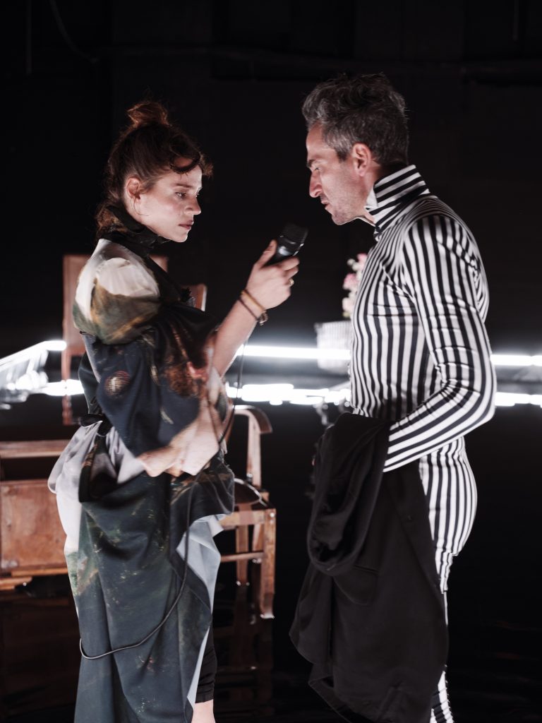 «Tο όνειρο ενός γελοίου»: Παράταση παραστάσεων για την sold out μυσταγωγία της Έφης Μπίρμπα και του Άρη Σερβετάλη