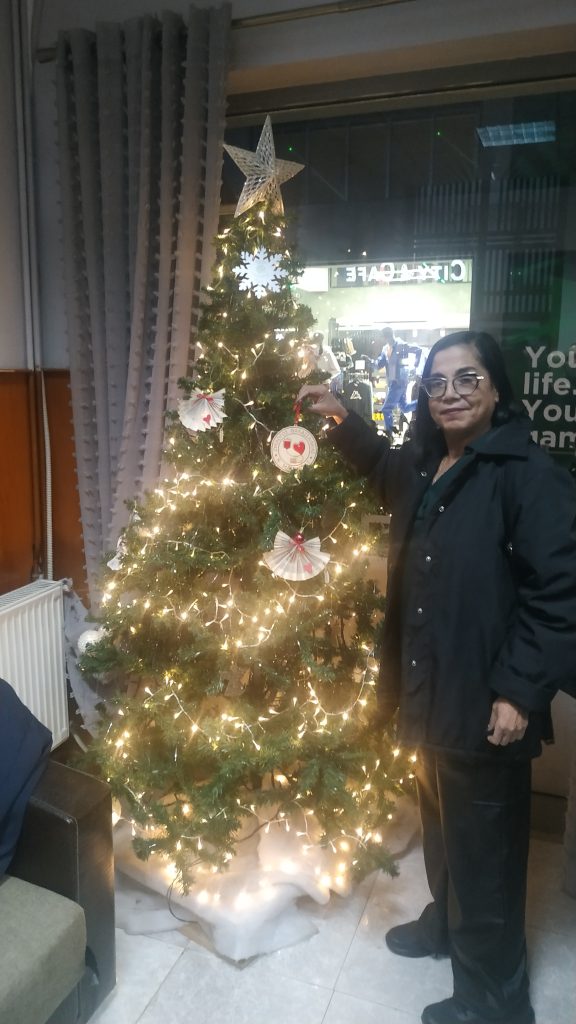 Γιορτινό χρώμα και φως στη Μονάδα Αντιμετώπισης Νόσου Αλτσχάιμερ Βόλου