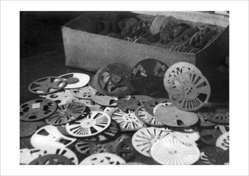 Θεσσαλονίκη: Άφησαν τα ανήλικα παιδιά τους να κοιμούνται σε αυλή νεόκτιστου σπιτιού