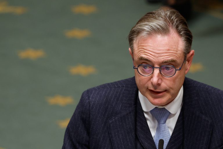 Ο Βέλγος πρωθυπουργός σηκώνει ασπίδα για τα ρωσικά περιουσιακά στοιχεία και δηλώνει πως η χώρα του απειλείται με «αιώνια τιμωρία»