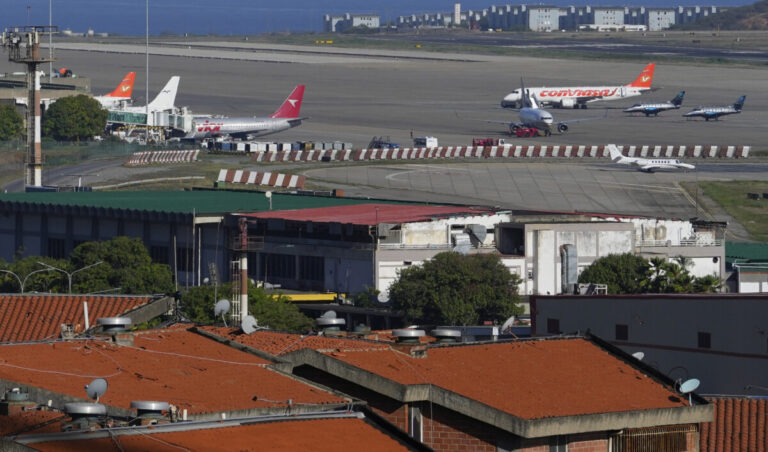 Κολομβία: Αναστολή πτήσεων από και προς τη Βενεζουέλα για λόγους ασφαλείας