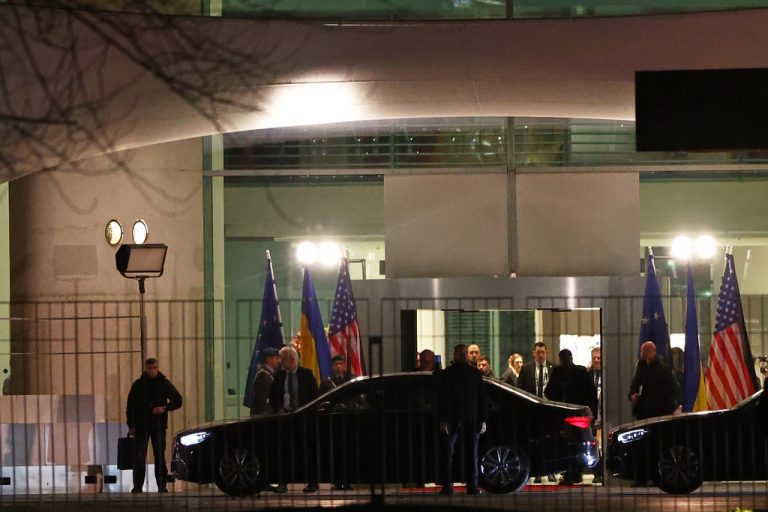 Τη Δευτέρα (15/12) θα συνεχιστούν στο Βερολίνο οι συνομιλίες Ουκρανίας – ΗΠΑ για το ειρηνευτικό σχέδιο