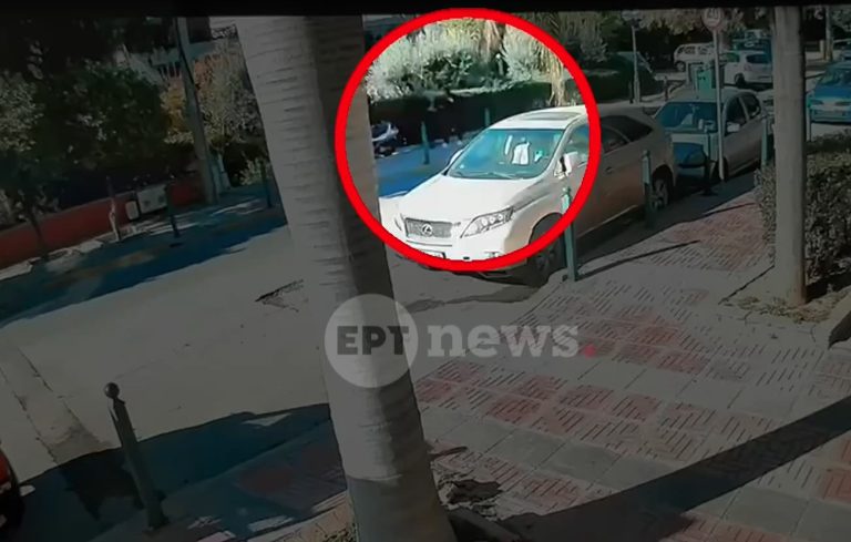 «Η κόρη σου χρειάζεται χρήματα»: Βίντεο ντοκουμέντο από την εξαπάτηση 83χρονης στη Βούλα – Έστησαν καρτέρι στο σπίτι της