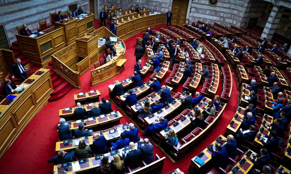 ΚΩΝΣΤΑΝΤΟΠΟΥΛΟΥ ΖΩΗ ΠΛΕΥΣΗ ΕΛΕΥΘΕΡΙΑΣ] ΣΥΖΗΤΗΣΗ ΑΙΤΗΣΕΩΝ ΑΡΣΗΣ ΑΣΥΛΙΑΣ ΣΤΗΝ ΟΛΟΜΕΛΕΙΑ ΤΗΣ ΒΟΥΛΗΣ  (ΓΙΩΡΓΟΣ ΚΟΝΤΑΡΙΝΗΣ/EUROKINISSI)