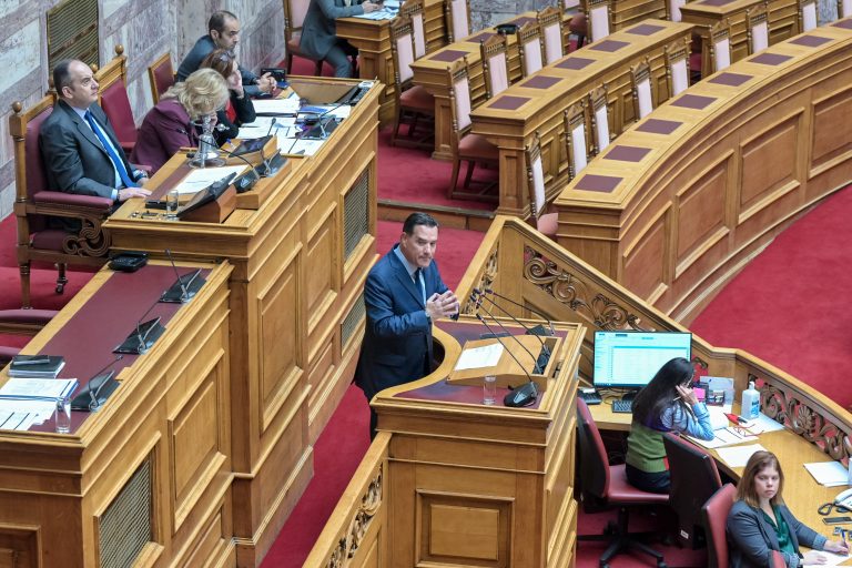 Υψηλοί τόνοι μεταξύ Α. Γεωργιάδη – αντιπολίτευσης στη συζήτηση για τον προϋπολογισμό