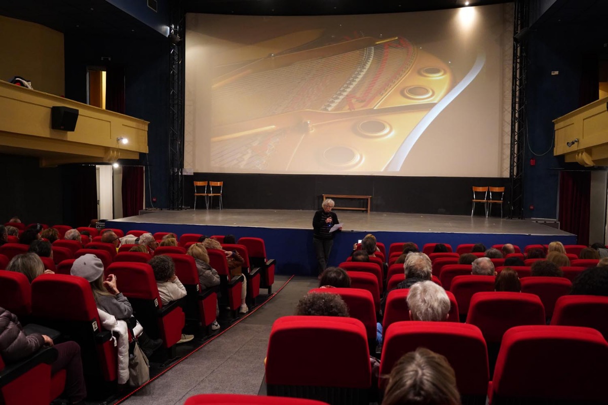 Προβολή του ντοκιμαντέρ «Return to Homeland» στο Αχίλλειο Βόλου στο πλαίσιο της έκθεσης «Στα Σύρματα»