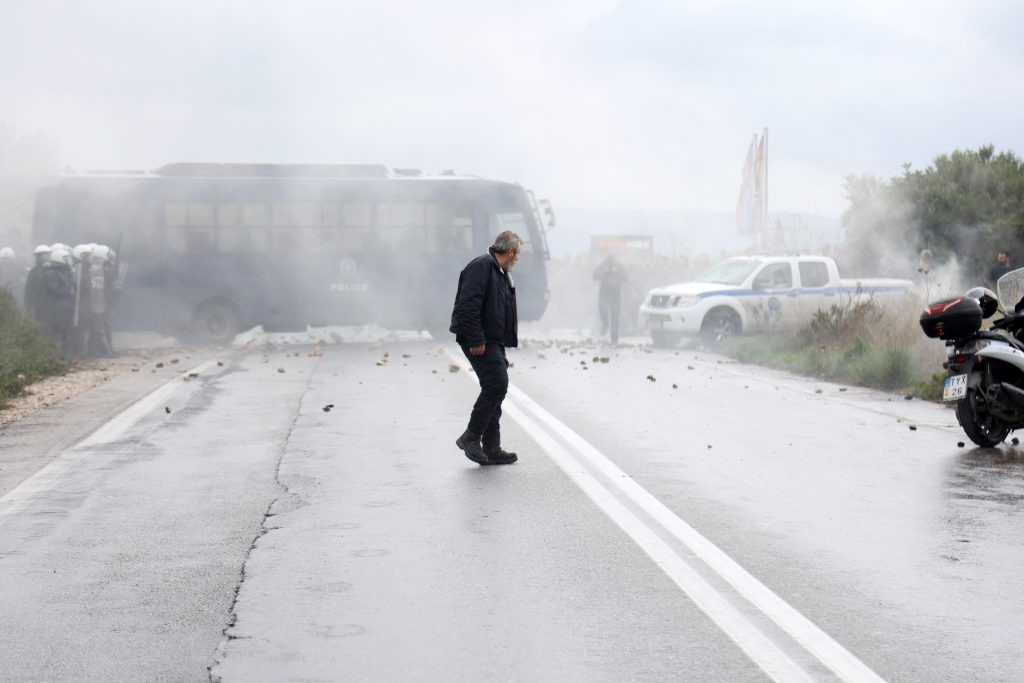 Αγροτικές κινητοποιήσεις: Για εγκληματική οργάνωση κατηγορούνται οι πρωταγωνιστές των επεισοδίων στα Χανιά – Δύο συλλήψεις στο Ηράκλειο