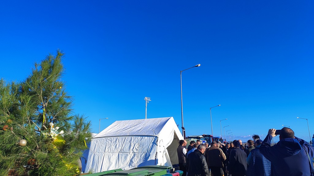 xaritsis-2-komotini Στα μπλόκα της Θράκης ο Αλέξης Χαρίτσης – Αποχώρησαν οι Αγρότες από το μπλόκο της Ξάνθης στην Εγνατία και μετακινήθηκαν στο τελωνείο Ξάνθης