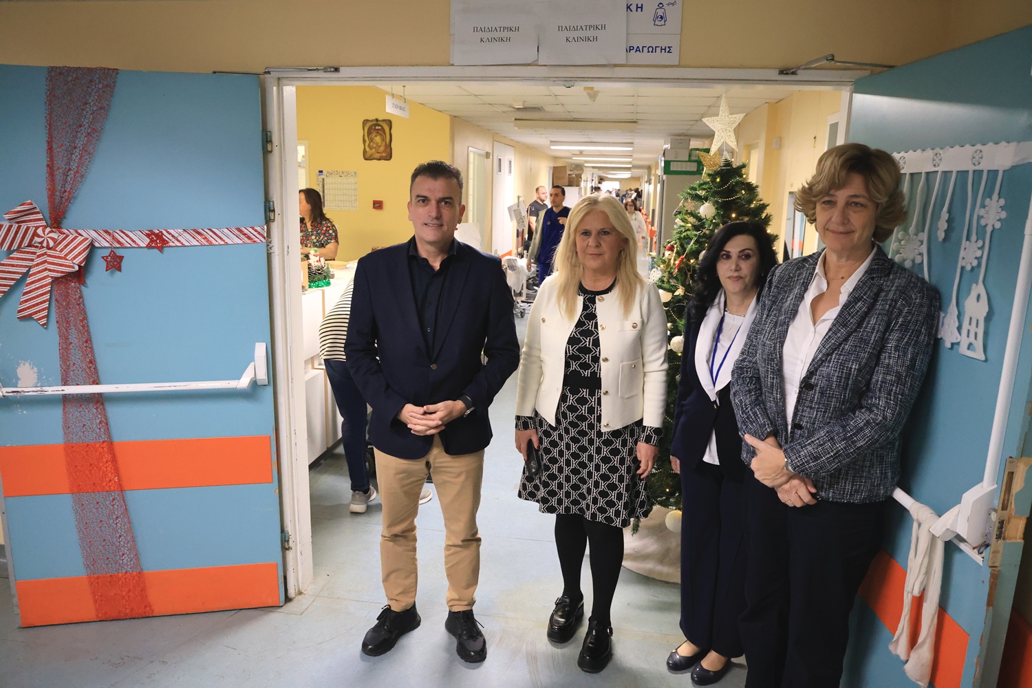xmas-2025-episkepsi-se-paidiatrikes-gnl-kai-pgnl-1 Θ. Μαμάκος: «Το χαμόγελο των μικρών μαχητών το πιο πολύτιμο δώρο» – Στις Παιδιατρικές Κλινικές νοσοκομείων της Λάρισας ο Δήμαρχος