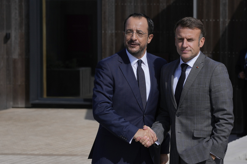 Γαλλία και Κύπρος σφραγίζουν στρατηγική εταιρική σχέση στο Παρίσι