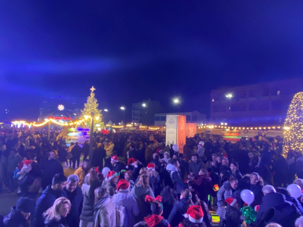 Η μαγεία των Χριστουγέννων έφτασε στην Τρίπολη