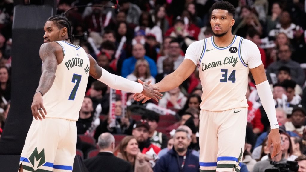 ΝΒΑ: Επέστρεψε ο Γιάννης στα παρκέ, επέστρεψαν και τα… χαμόγελα στο Μιλγουόκι