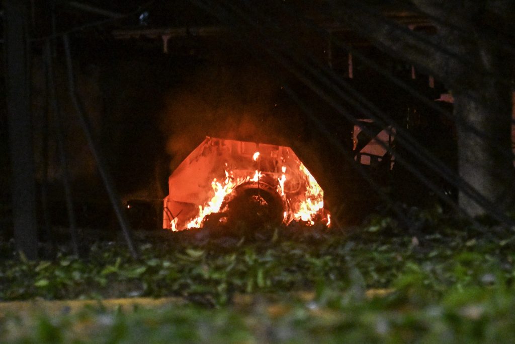 Βενεζουέλα: Επιβεβαιώνουν αξιωματούχοι την εντολή Τραμπ για στρατιωτικά πλήγματα από ξηράς και αέρος – Κηρύχθηκε επιστράτευση στη χώρα