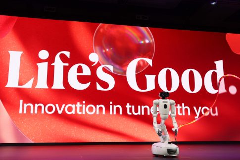 Όταν δεν αφήνετε το παιδί να μεγαλώσει: γιατί και η υπερπροστασία είναι κακοποίηση