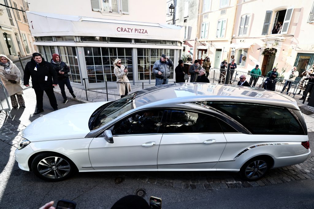 Μπριζίτ Μπαρντό: O σύζυγός της αποκάλυψε την αιτία θανάτου της – Με θέα τη Μεσόγειο το τελευταίο αντίο