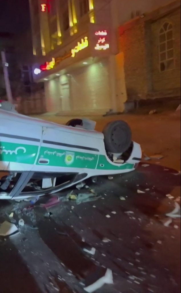 Ιράν: Απειλεί με πλήγματα σε αμερικανικές βάσεις στη Μέση Ανατολή αν οι ΗΠΑ επέμβουν – Οδηγία για εκκένωση της αεροπορικής βάσης στο Κατάρ