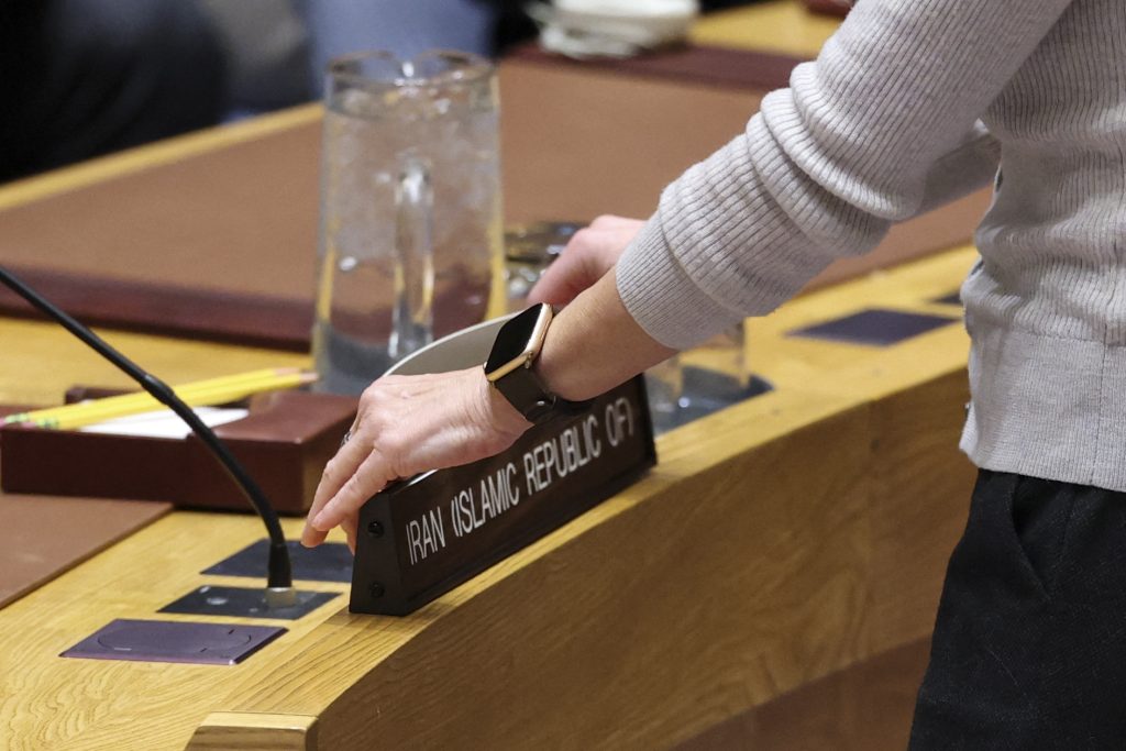 Ιράν: Υποχωρεί το κύμα διαδηλώσεων, παραμένει το μπλακάουτ στο διαδίκτυο – Οι ΗΠΑ ενισχύουν παρουσία στη Μ. Ανατολή