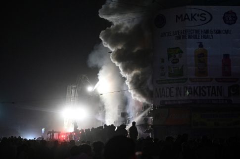 Σε κατάσταση έκτακτης ανάγκης Νέα Υόρκη και Νιου Τζέρσεϊ λόγω σφοδρής χιονοθύελλας – Χάος στα αεροδρόμια