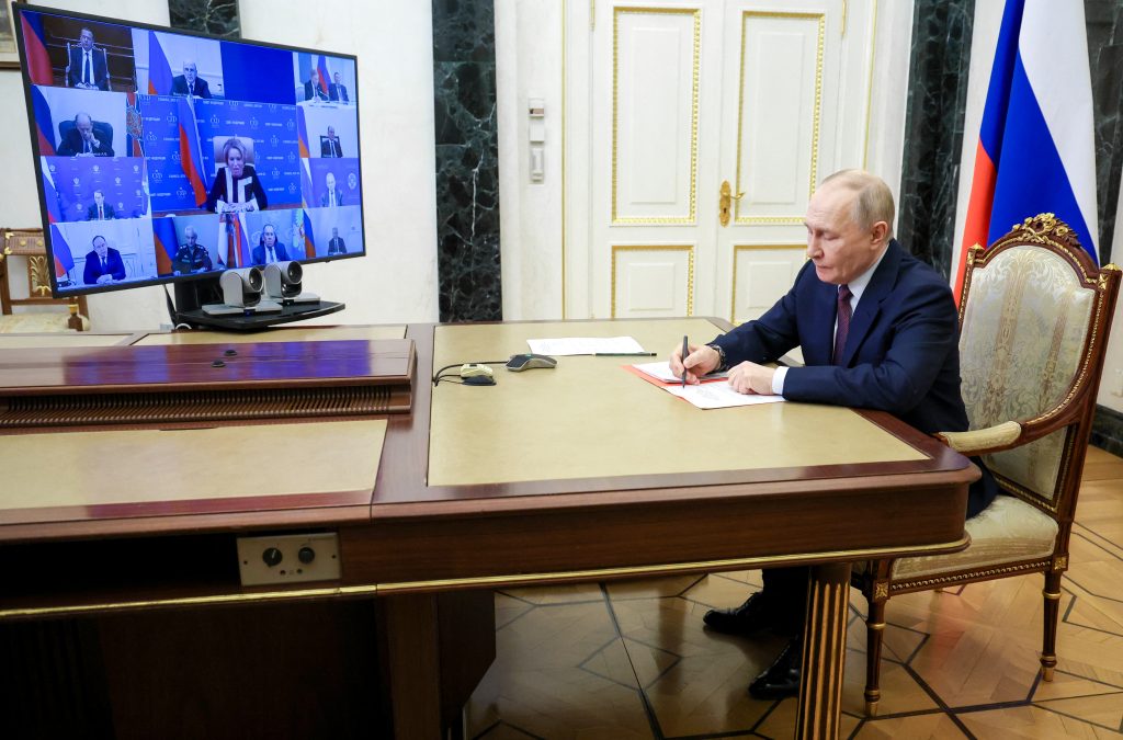 Η Ρωσία δεν ενδιαφέρεται για το ιδιοκτησιακό καθεστώς της Γροιλανδίας, λέει ο Πούτιν