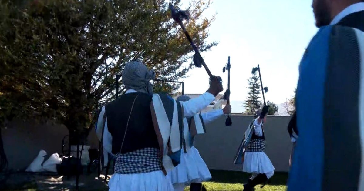 Μωμοέρια, Ρουγκατσάρια, Μπούμπαροι και Καρκατζάλια- Έθιμα και πρωτοχρονιάτικες παραδόσεις με ιδιαίτερους συμβολισμούς