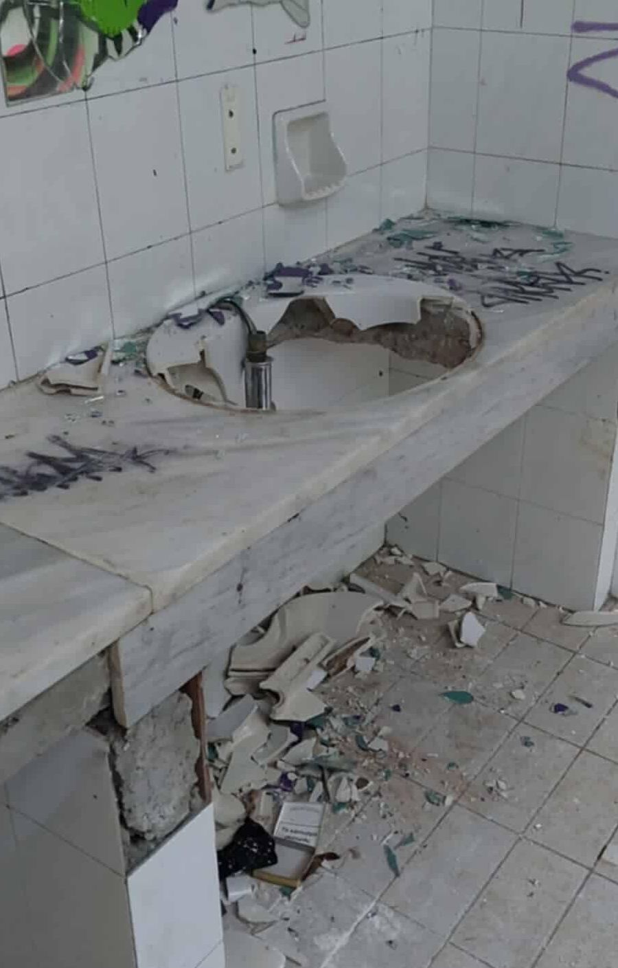 Βανδαλισμοί και ολική καταστροφή στις τουαλέτες στο Πάρκο Ειρήνης και Φιλίας Χανίων