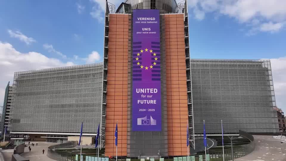 Γροιλανδία: Η ΕΕ δοκιμάζει τα όρια της έναντι του Τραμπ – Το οικονομικό «μπαζούκας» των Ευρωπαίων, οι επιφυλάξεις και οι επιλογές