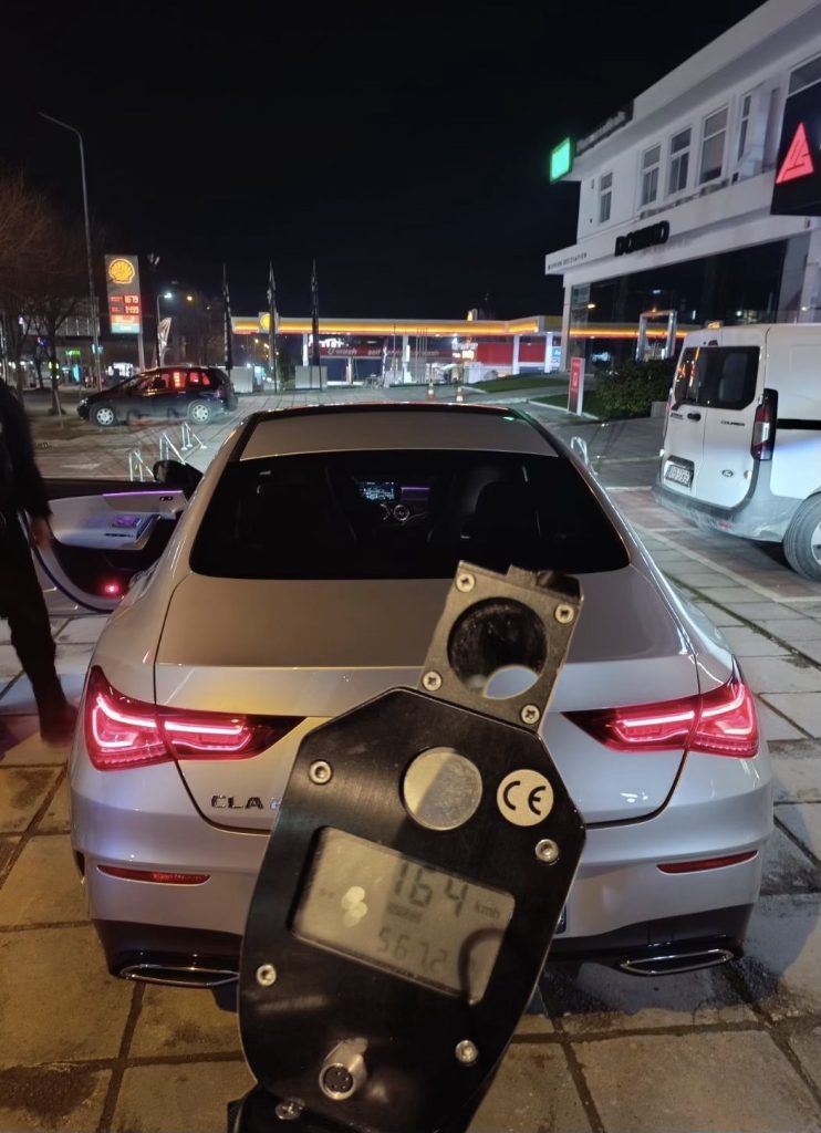 Θεσσαλονίκη: «Έσπασαν τα κοντέρ» σε Περιφερειακή και Μουδανιών και συνελήφθησαν