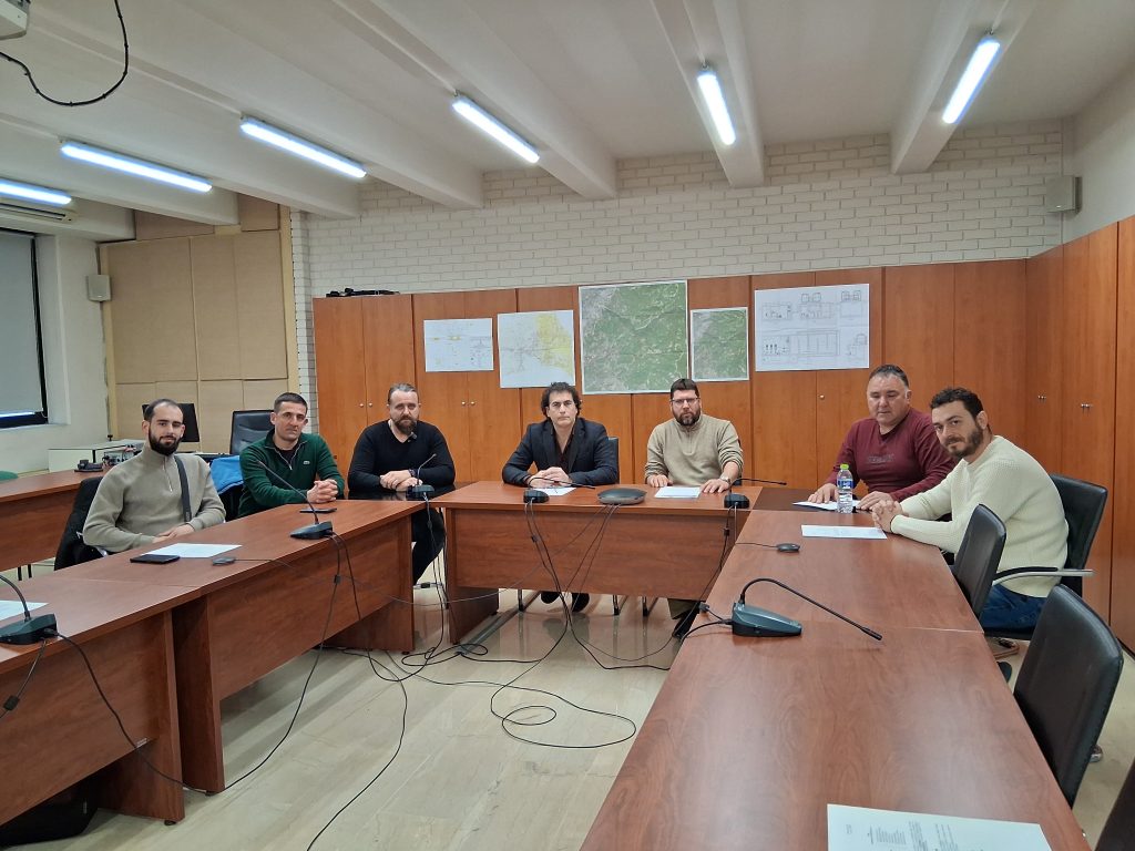 Σύλλογος Επαγγελματιών Μακρυνίτσας: Δυσανάλογες διαστάσεις έλαβε το περιστατικό με το πετρέλαιο – Συνάντηση με την ΔΕΥΑΜΒ