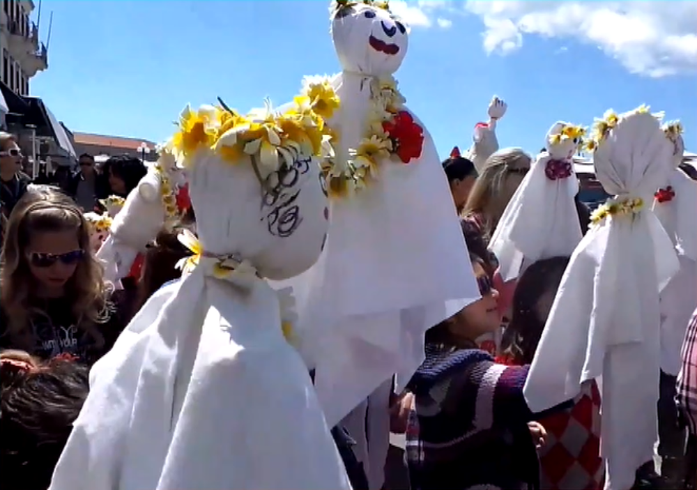 Ένα βιβλίο για τα συριανά ήθη, έθιμα και παραδόσεις