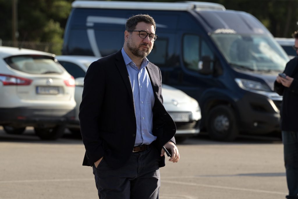 Στο Αποτεφρωτήριο Ριτσώνας το τελευταίο αντίο στον Γιώργο Παπαδάκη