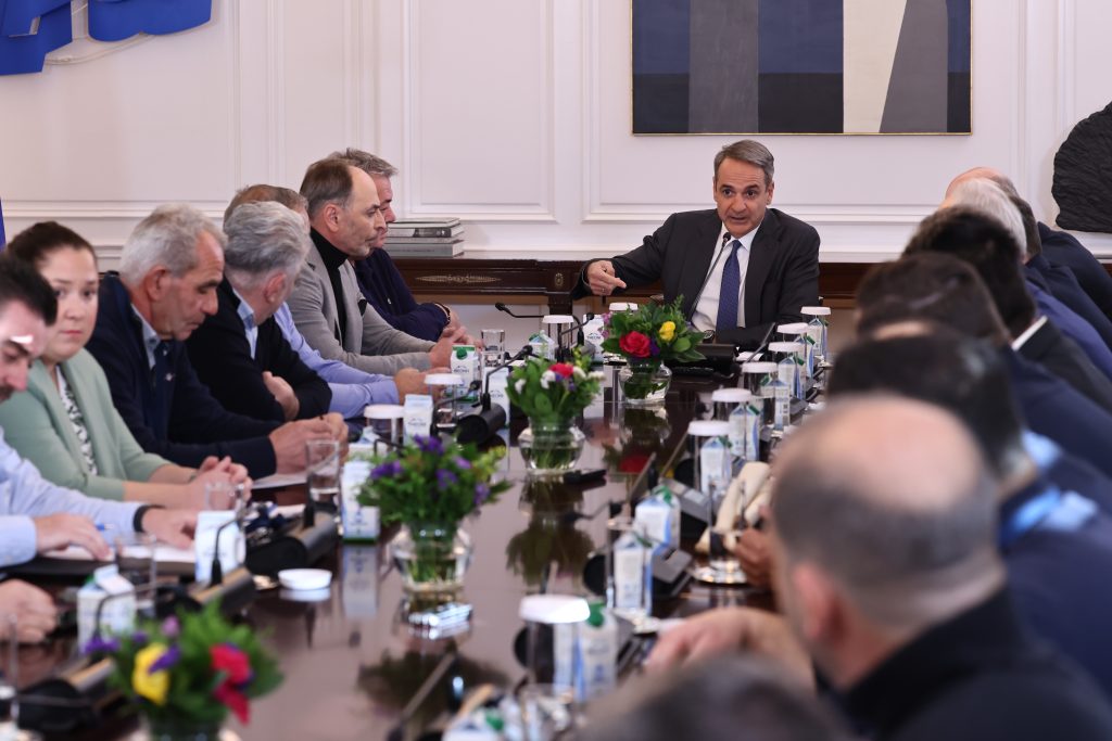 Μητσοτάκης σε αγρότες: Να δούμε τι περιθώρια βελτίωσης υπάρχουν – Τις εξελίξεις τις διαμορφώνουν οι παρόντες, όχι οι απόντες