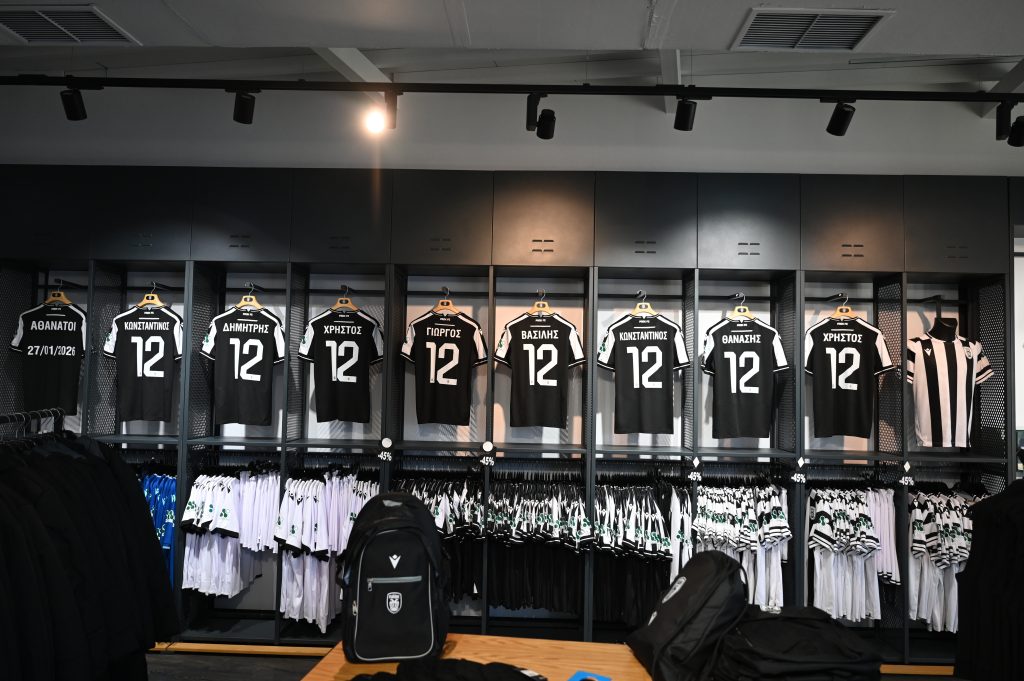 Θεσσαλονίκη: Φόρος τιμής από φιλάθλους στο γήπεδο του ΠΑΟΚ- Προσπάθειες για να επιστρέψουν αύριο οι τραυματίες