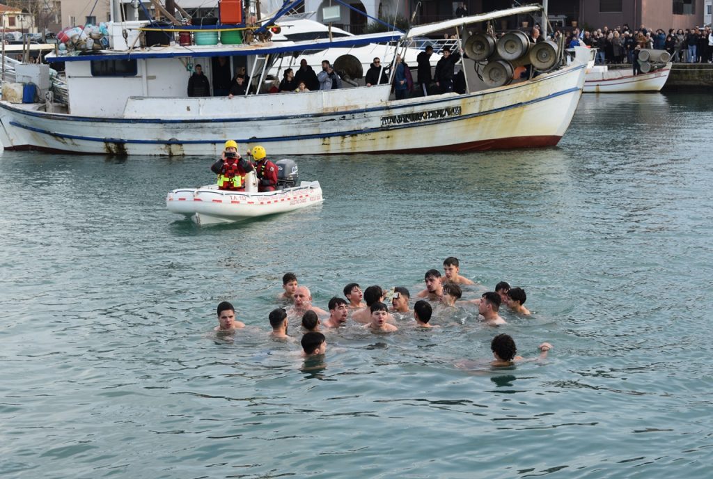 Με λαμπρότητα εορτάστηκαν τα Θεοφάνεια στη Ροδόπη