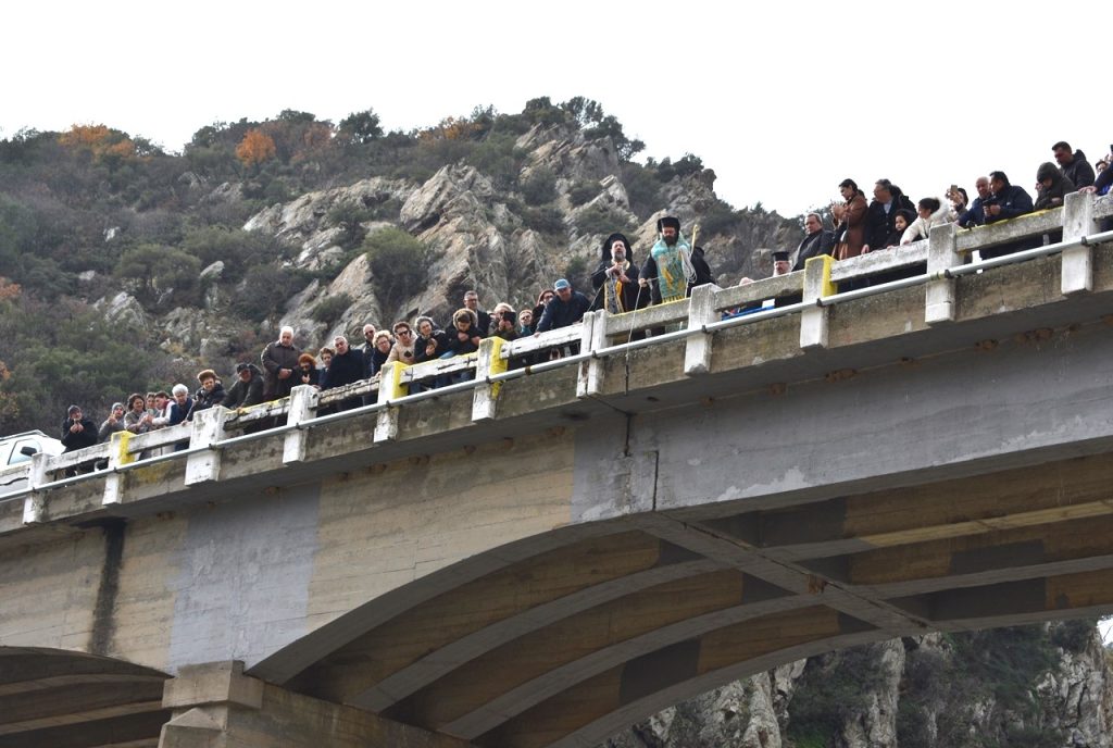 Με λαμπρότητα εορτάστηκαν τα Θεοφάνεια στη Ροδόπη