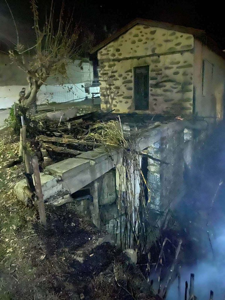 Χανιά: Μεγάλη φωτιά στην Κίσσαμο — Ισχυροί άνεμοι δυσκολεύουν την κατάσβεσή της