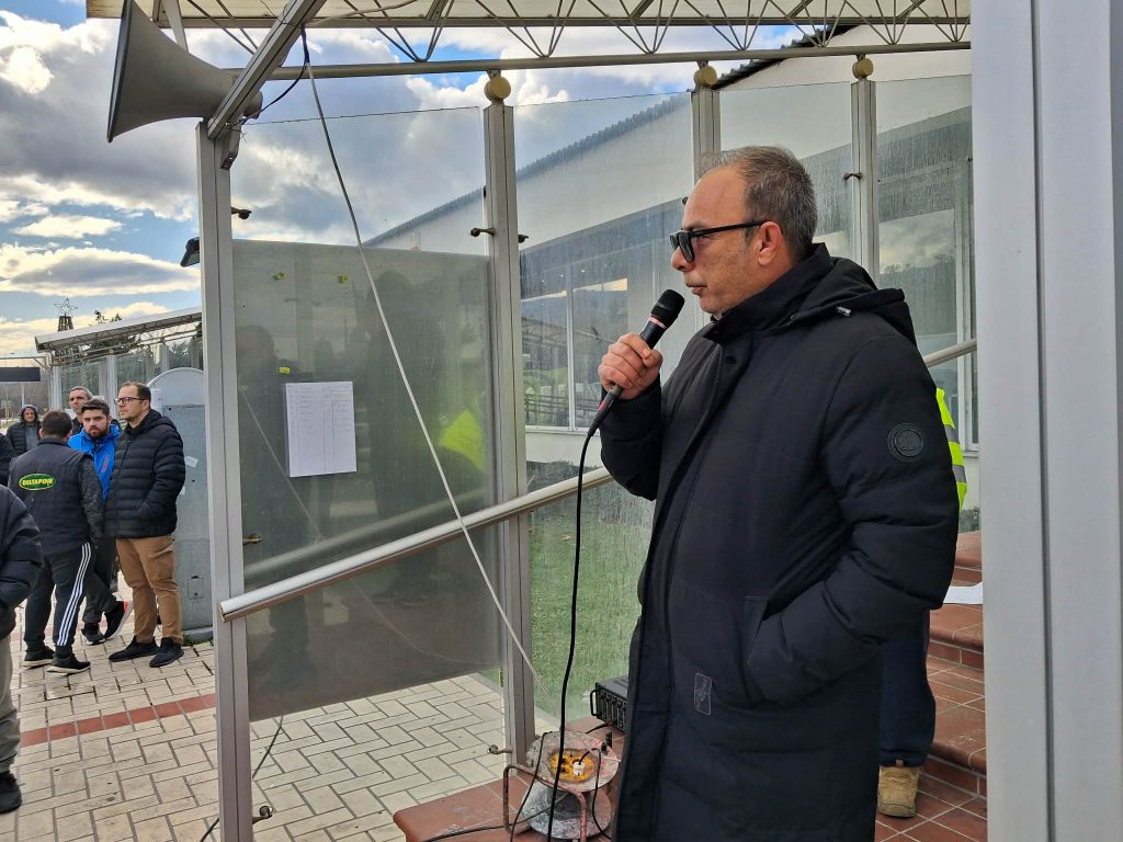 Στο μπλόκο του Προμαχώνα παραγωγοί και πωλητές των λαϊκών αγορών