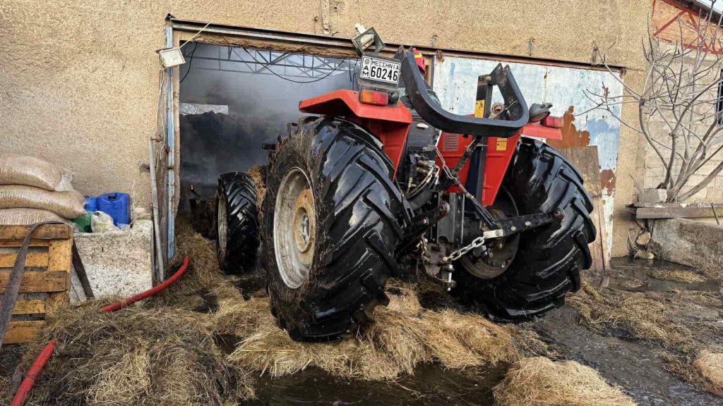 Καλαμάτα: Μεγάλη κινητοποίηση της Πυροσβεστικής για φωτιά σε στάβλο στην Μπιρμπίτα