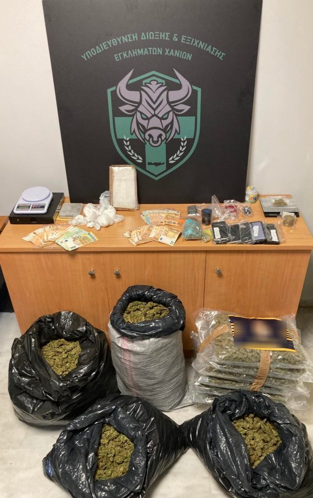 Αποθήκη με ναρκωτικά εντόπισαν στα Χανιά οι Αρχές – 25 κιλά κάνναβη και σχεδόν ένα κιλό κοκαΐνη, μεταξύ των ευρημάτων