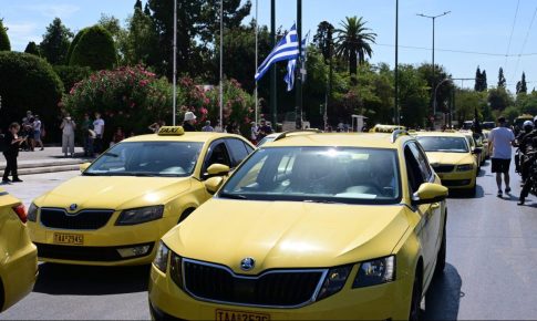 Καλαμάτα: Με δυο συγκεντρώσεις τιμήθηκε η 50<sup>η</sup> επέτειος της εξέγερσης του Πολυτεχνείου