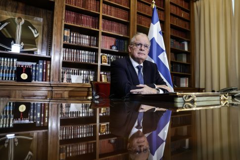 Σέρρες: Σε διαθεσιμότητα η καθηγήτρια που φίμωσε το μαθητή – Ακολουθούσε 16 χρόνια φαρμακευτική αγωγή