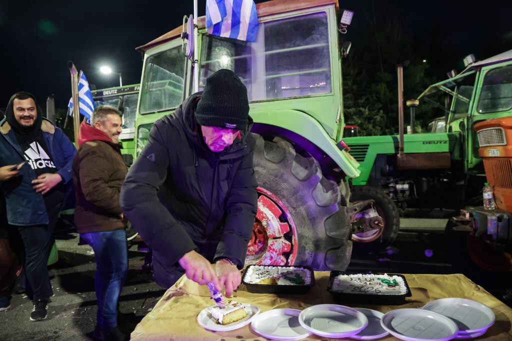 Αγρότες: Πρωτοχρονιά δίπλα στα τρακτέρ και αντίστροφη μέτρηση για την πανελλαδική σύσκεψη