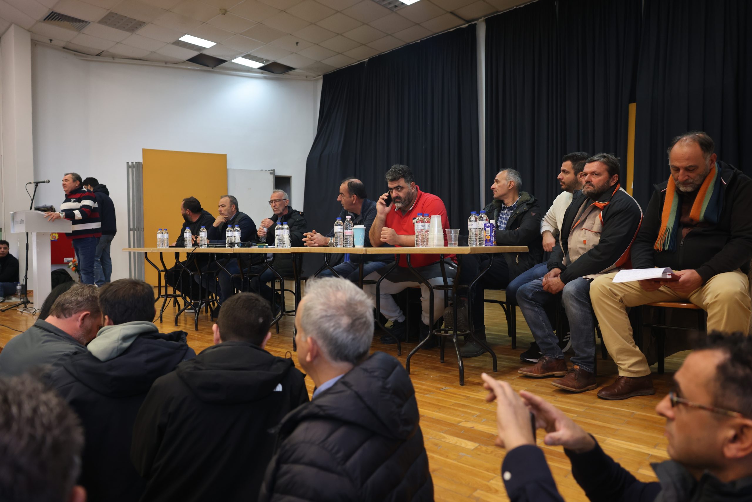 Κλιμακώνουν τις κινητοποιήσεις τους οι αγρότες- Τι αποφάσισαν στη συνέλευση στα Μάλγαρα- «48ωρο κλείσιμο δρόμων σε κομβικά σημεία»