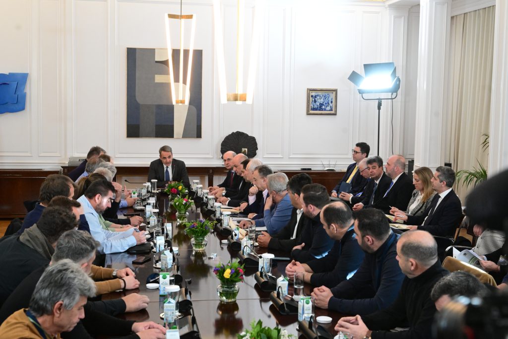 Μητσοτάκης σε αγρότες: Να δούμε τι περιθώρια βελτίωσης υπάρχουν – Τις εξελίξεις τις διαμορφώνουν οι παρόντες, όχι οι απόντες