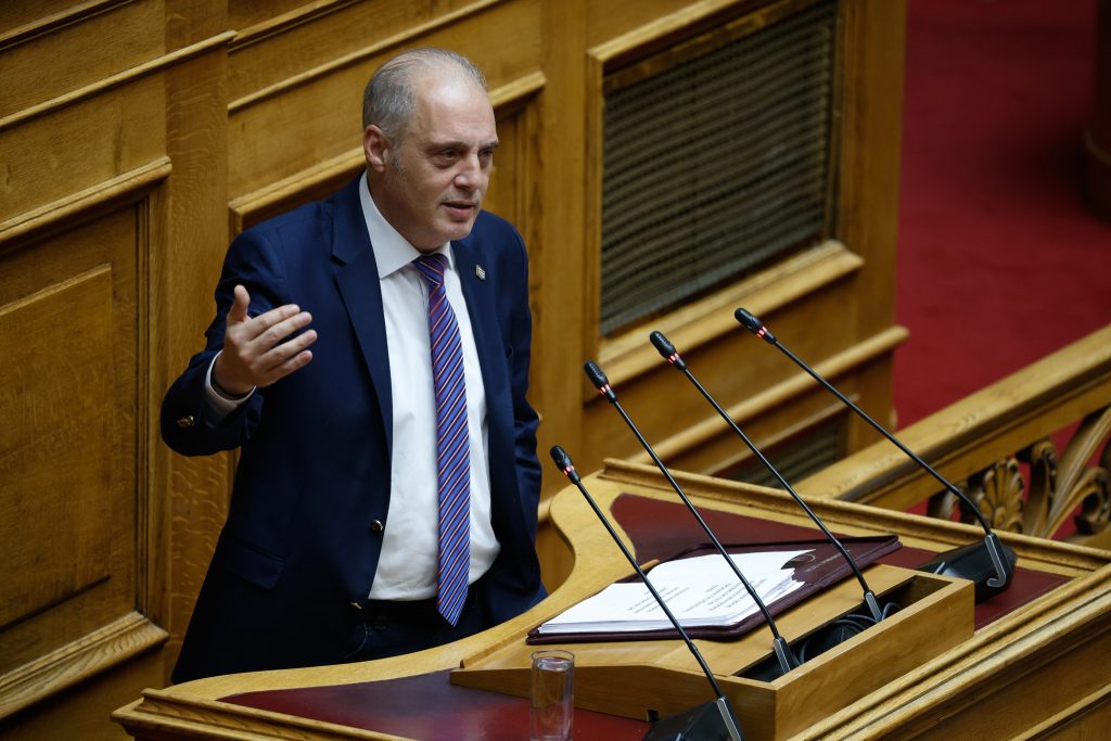 Βουλή: Live η συζήτηση για τη σύσταση διακομματικής επιτροπής για το αγροτικό