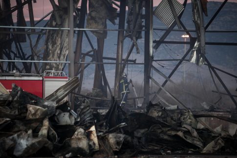 Θεσσαλονίκη: Φωτιά σε δύο σταθμευμένα οχήματα στον Εύοσμο