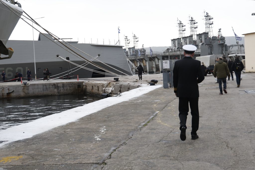 Συνάντηση Μητσοτάκη με τη Γαλλίδα υπουργό Άμυνας – Νωρίτερα θα επισκεφθεί με τον Δένδια τη φρεγάτα «Κίμων» και τον ναύσταθμο Σαλαμίνας