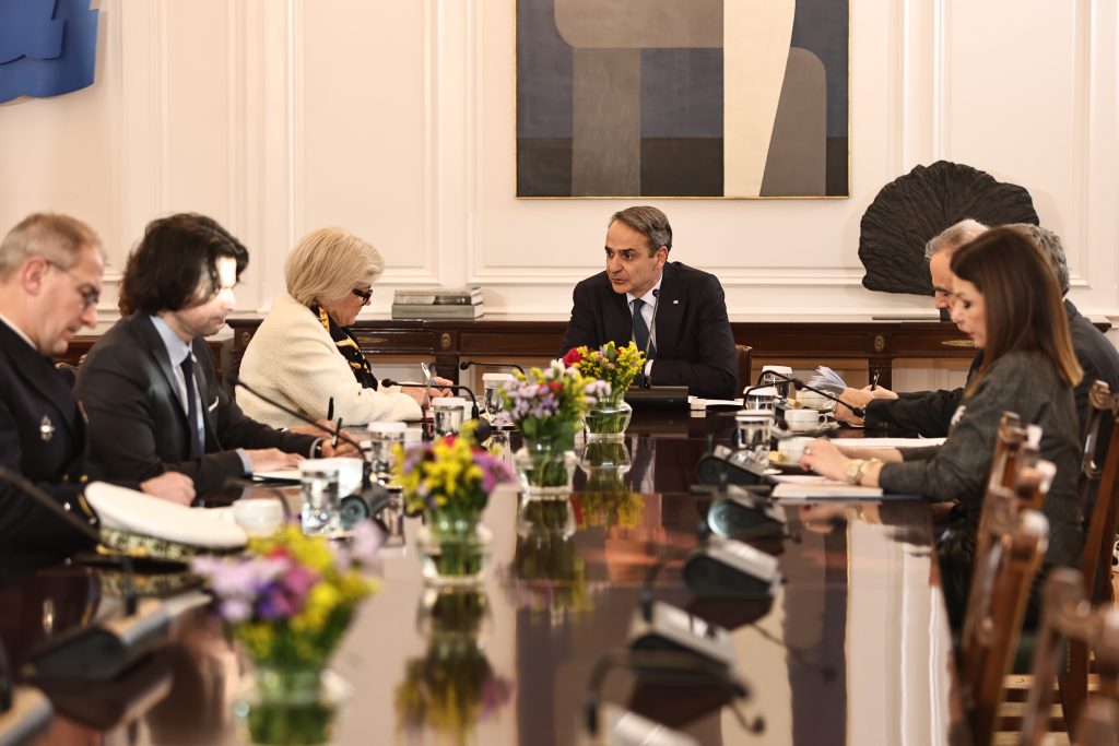 Συνάντηση Μητσοτάκη με τη Γαλλίδα υπ. Άμυνας: Εργαζόμαστε από κοινού για την ανανέωση της Στρατηγικής Εταιρικής Σχέσης