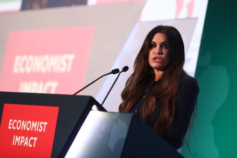 Κρήτη: Έρευνες των Αρχών για διακίνηση πλαστών χαρτονομισμάτων στον Άγιο Νικόλαο – 24χρονη Βραζιλιάνα στη «φάκα» του Λιμενικού